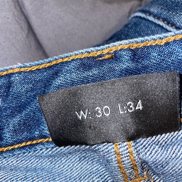 NEVER WORN Armani Mens jeans - Picture 8 of 8